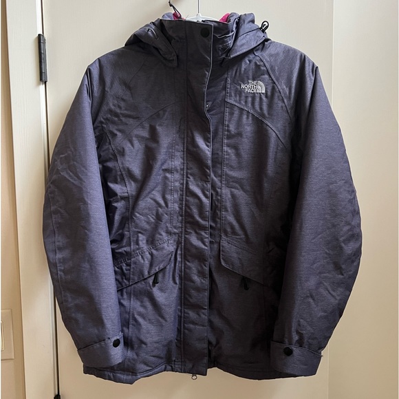 North Face HyVent Ski Jacket with Removable Inner Fleece Lining and hoodie - Picture 2 of 16